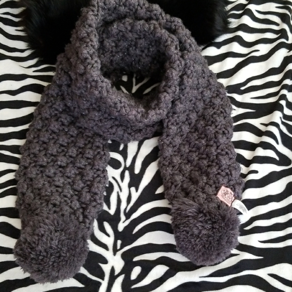 JUICY COUTURE Scarf